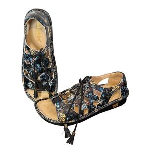 Alegria Gladiator Lace Up Tassel Sandals Size 38 8 8.5 Black Floral Leather